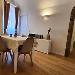 Classy Homes - C' Era Volta Apartment *
